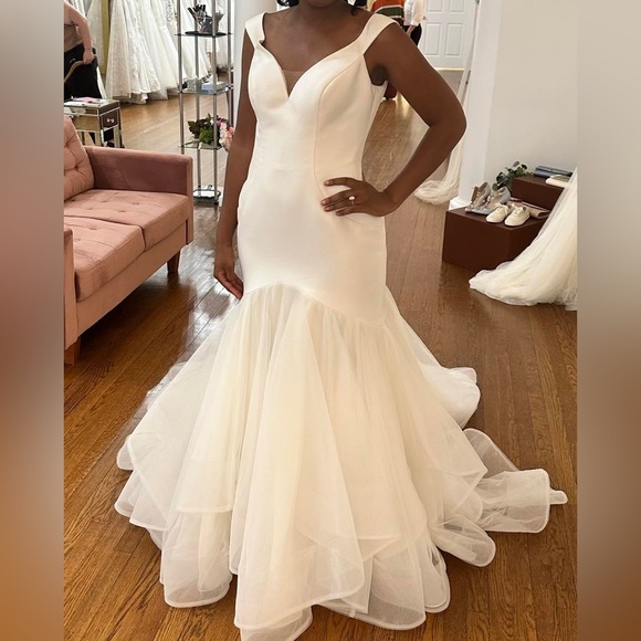 Martina Liana Dresses & Skirts - Brand New Martina Liana wedding dress